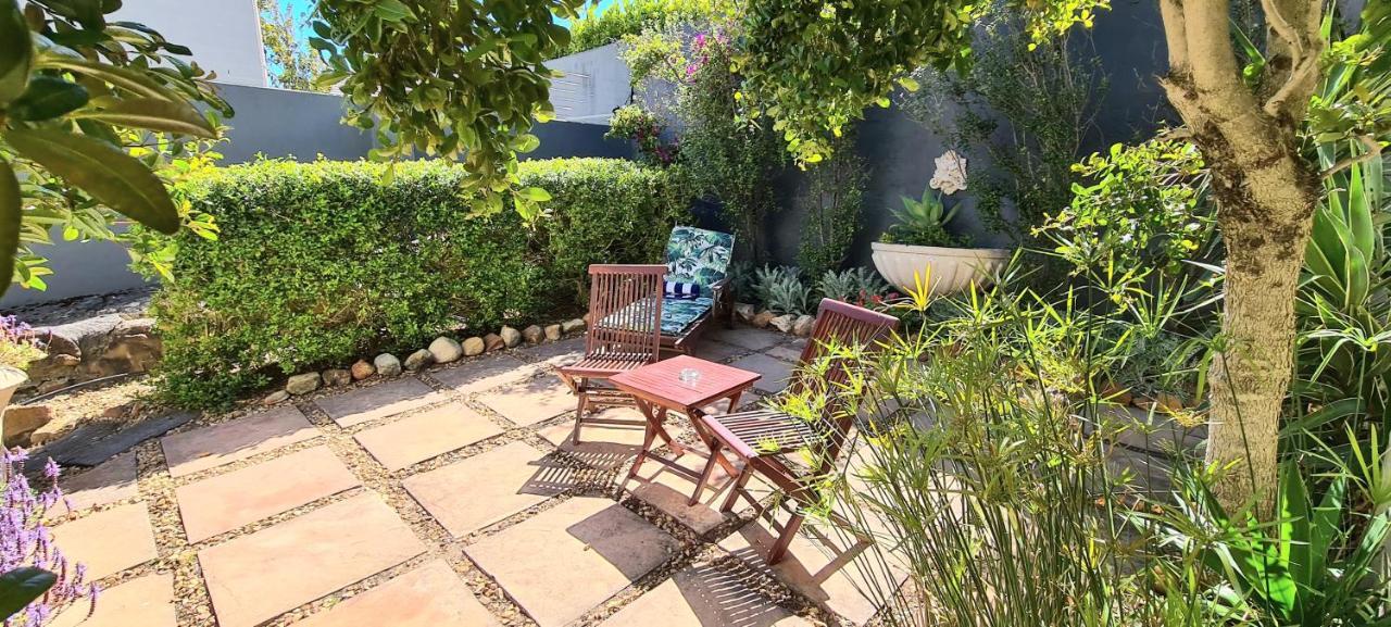 Finchley Guesthouse In Camps Bay Cape Town Exterior foto