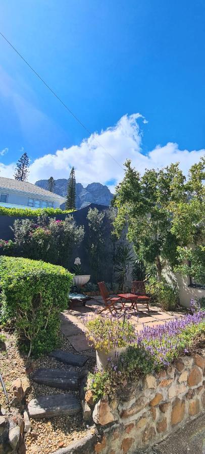 Finchley Guesthouse In Camps Bay Cape Town Exterior foto
