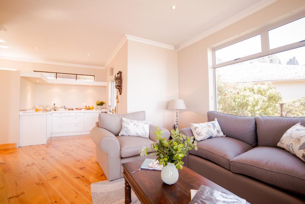 Finchley Guesthouse In Camps Bay Cape Town Exterior foto