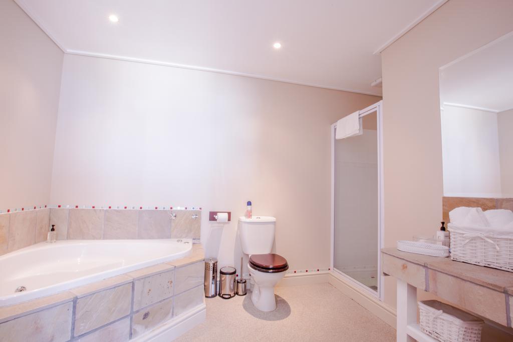 Finchley Guesthouse In Camps Bay Cape Town Exterior foto